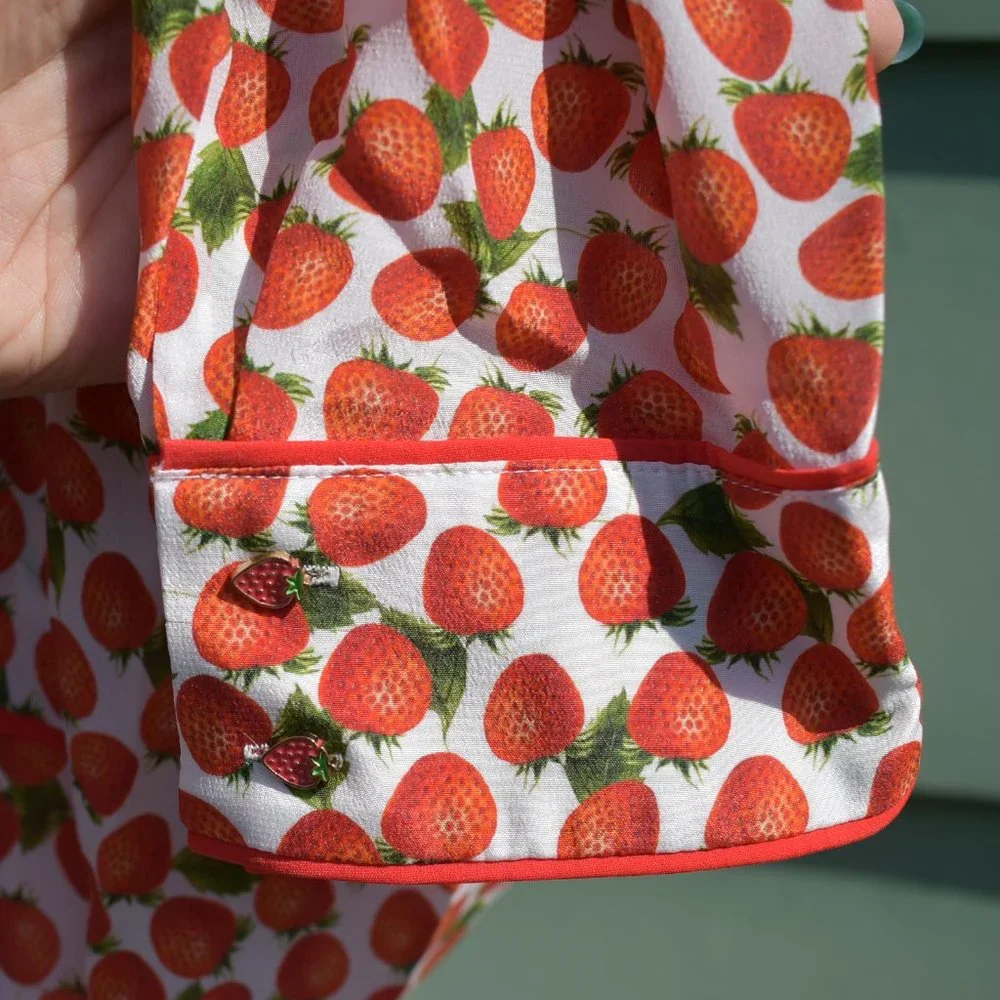 Alice + Olivia | Willa Placket Top (Strawberry Jam Soft White) - Picture 11 of 15